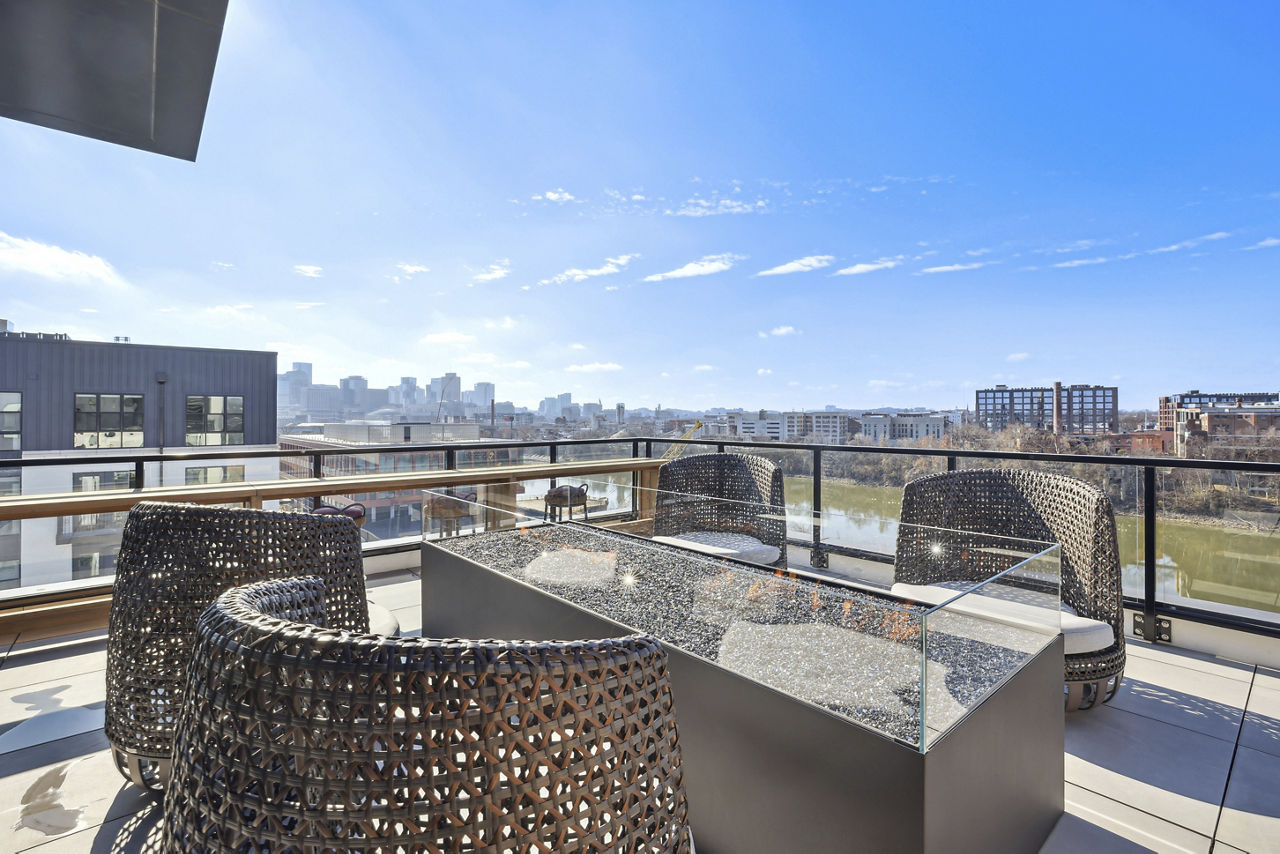 Roof deck at Oxbow (3 of 4)