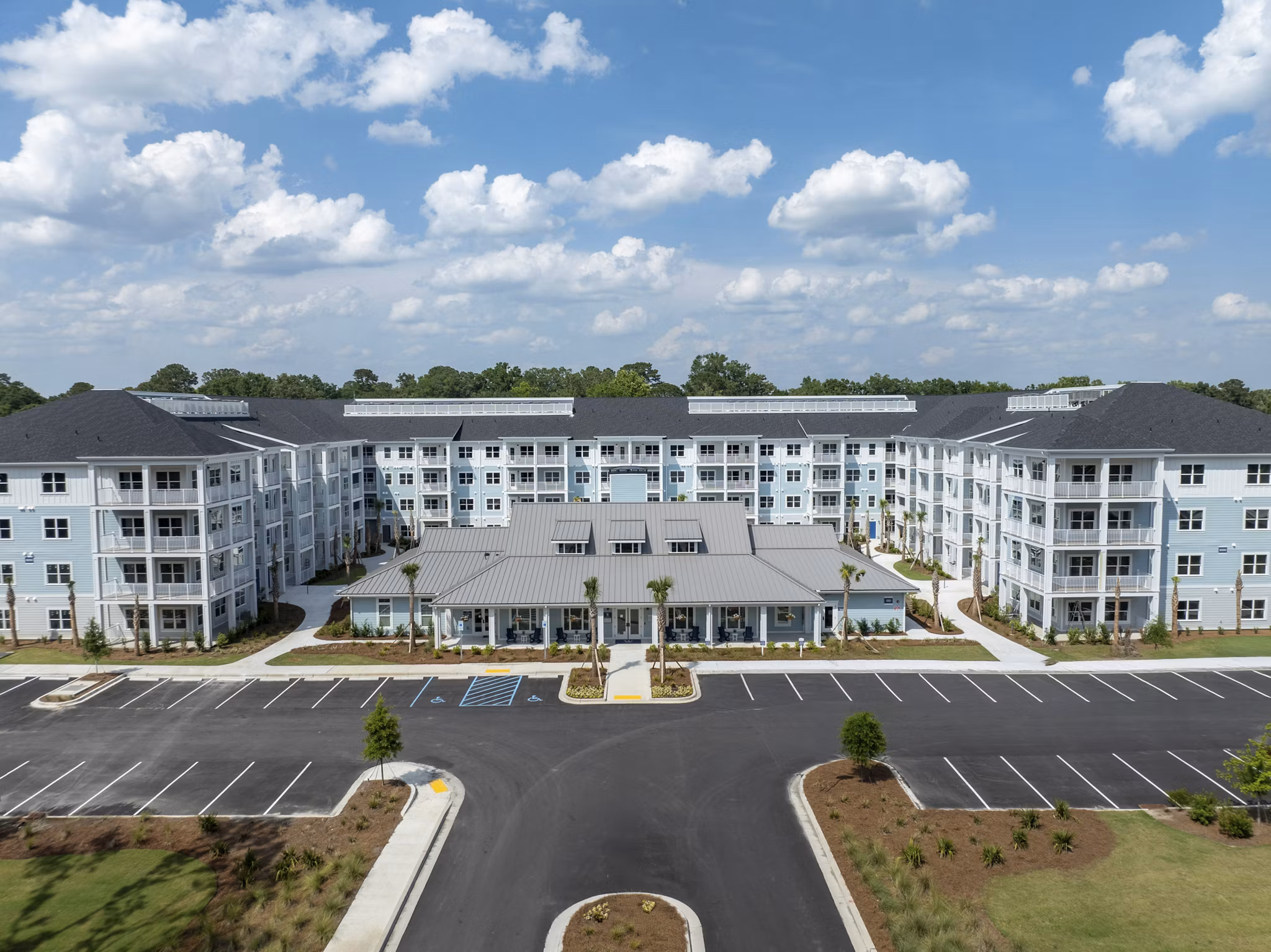 building/exterior at The Willow Apartments