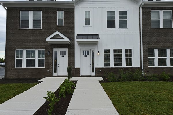 exterior at The Fitzroy at Lebanon Marketplace Apartments