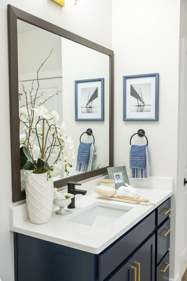 bathroom at The Halcyon Apartments