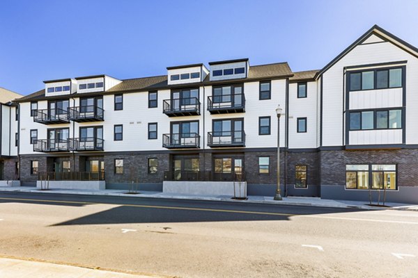 Hudson West Apartments: Luxury high-rise building showcasing modern architectural design