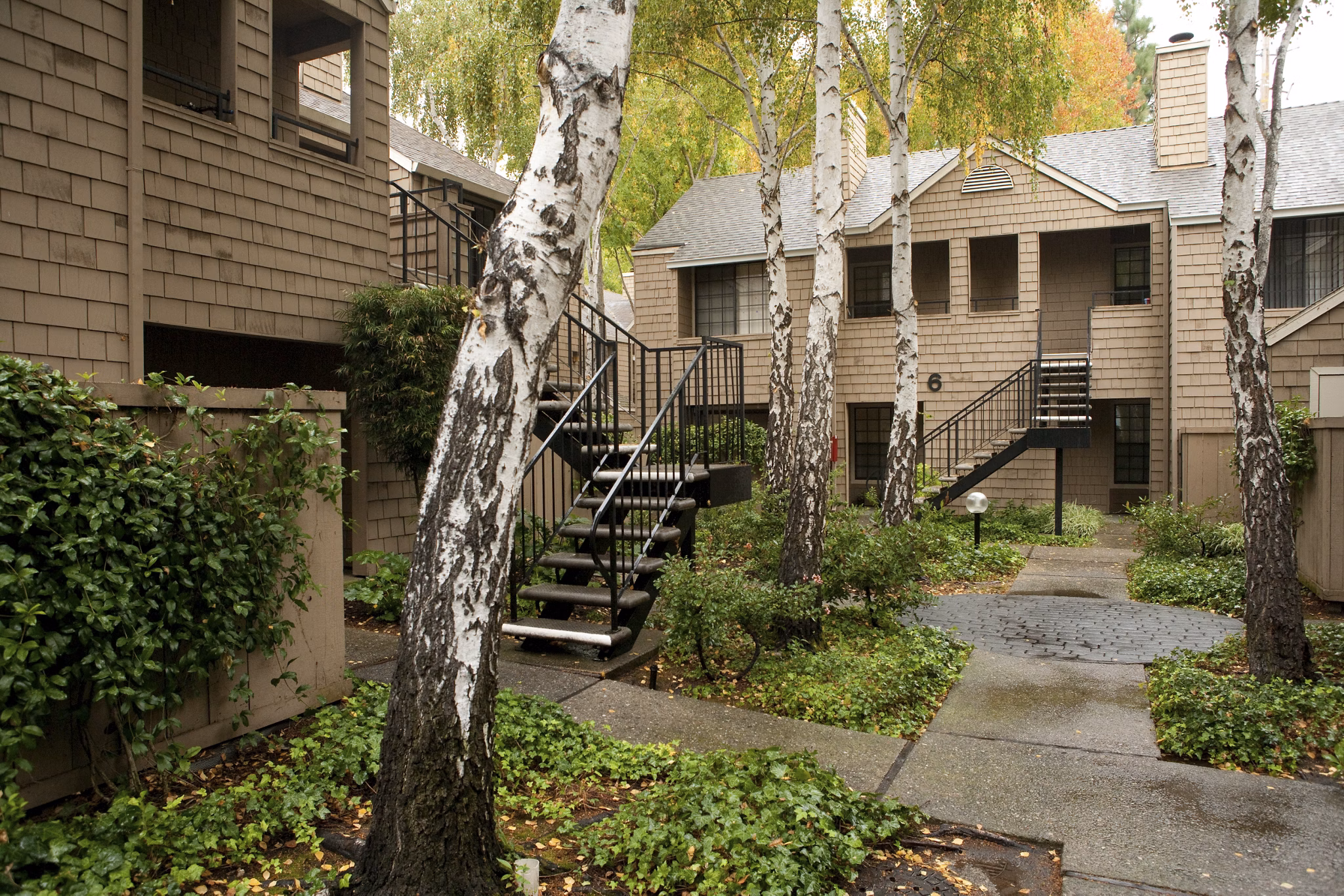 Ygnacio Village Apartments: Elegant garden-style luxury apartments in Walnut Creek