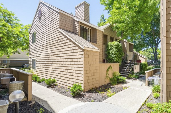 Ygnacio Village Apartments: Scenic of modern residential complex in Walnut Creek