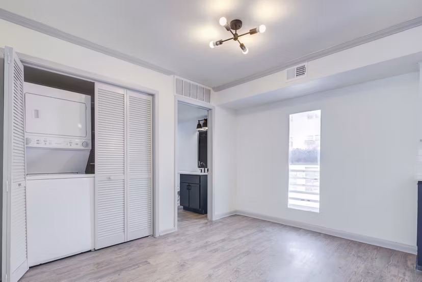 laundry facility at Railyard Apartments 