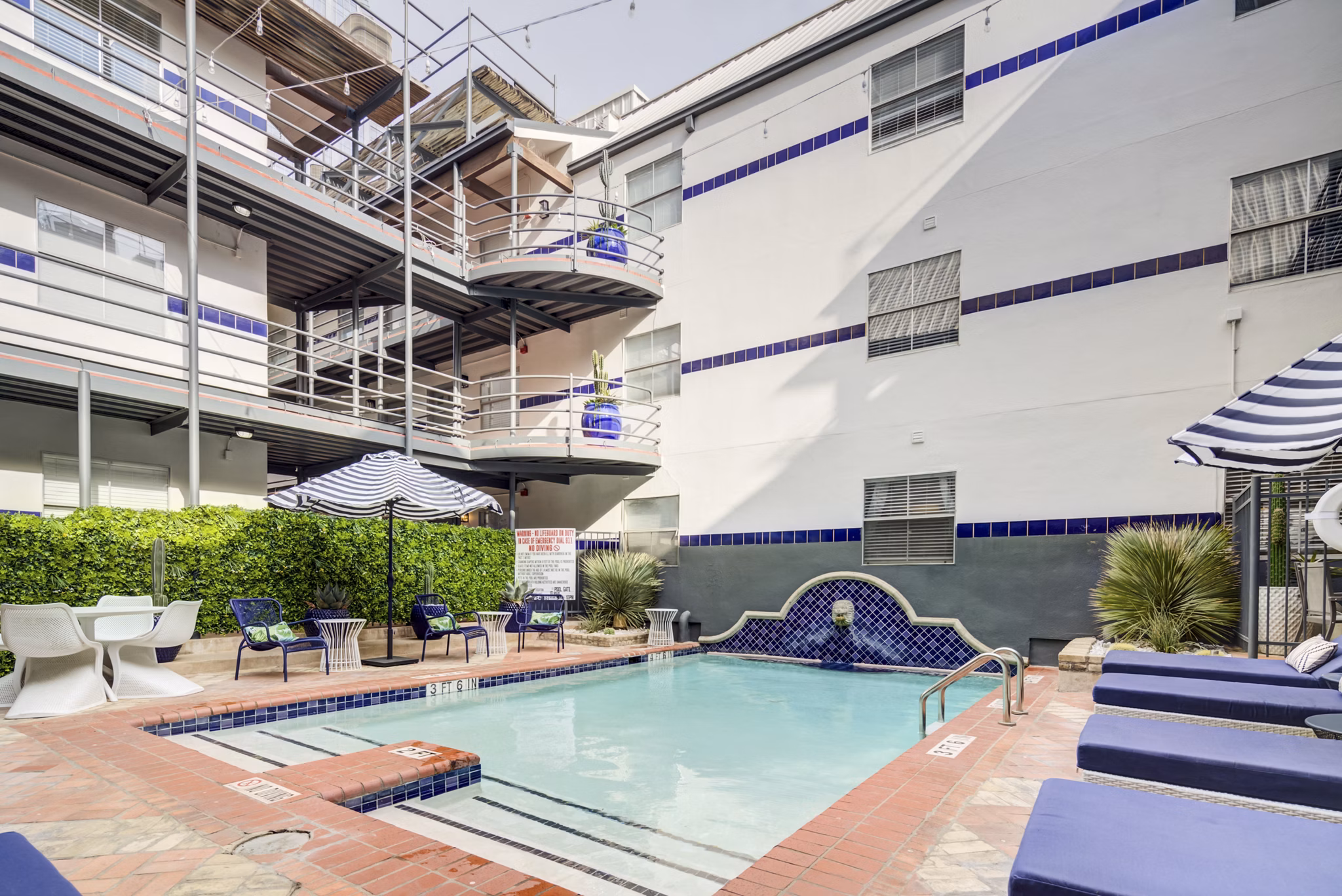 pool at Railyard Apartments 