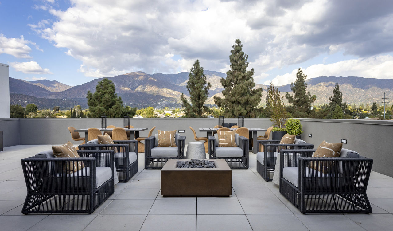 Roof deck at Alexan Marmont (4 of 5)