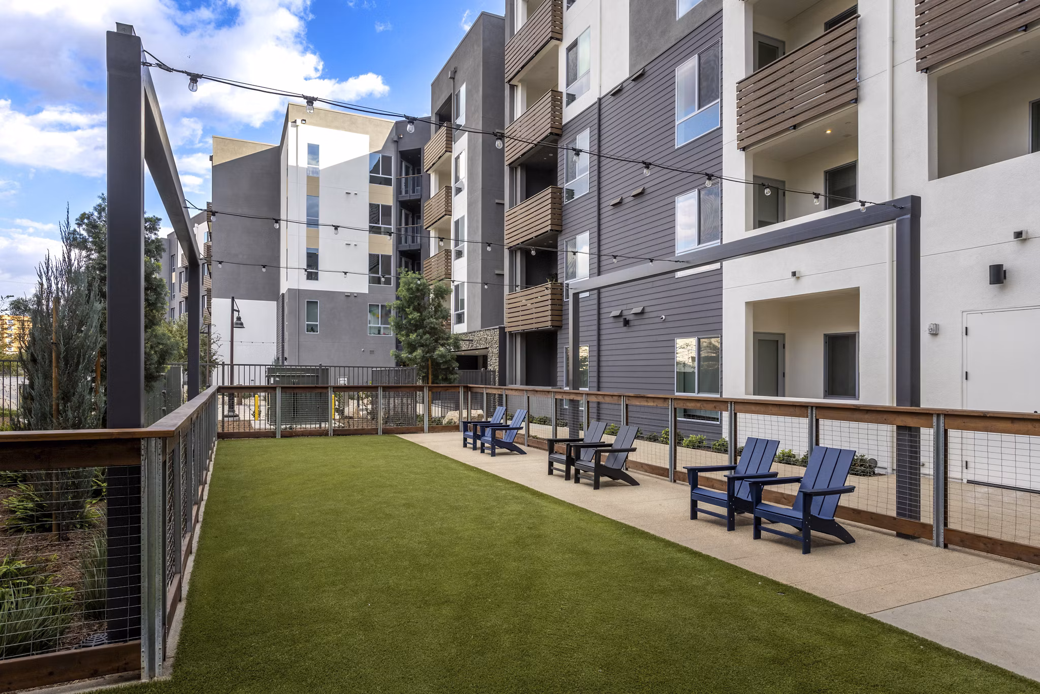 patio at Alexan Marmont Apartment