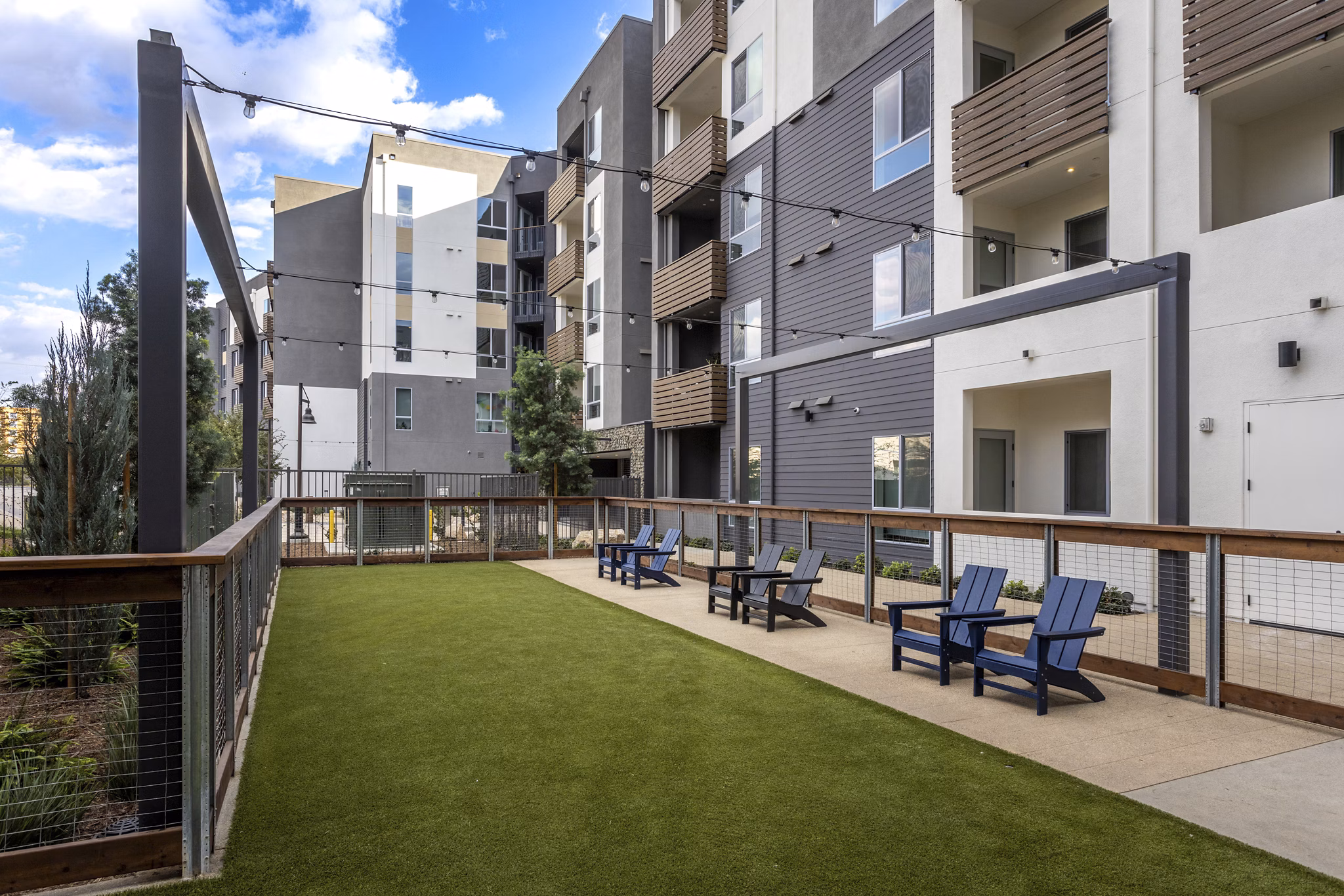 patio at Alexan Marmont Apartment