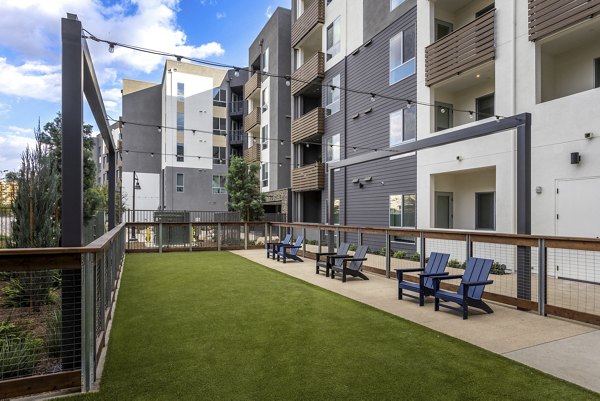 patio at Alexan Marmont Apartment