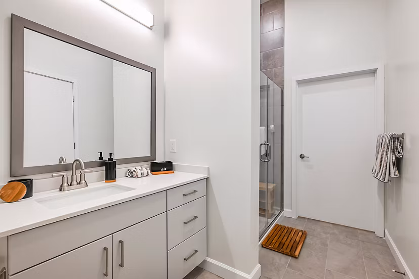 bathroom at Apollo Apartments 