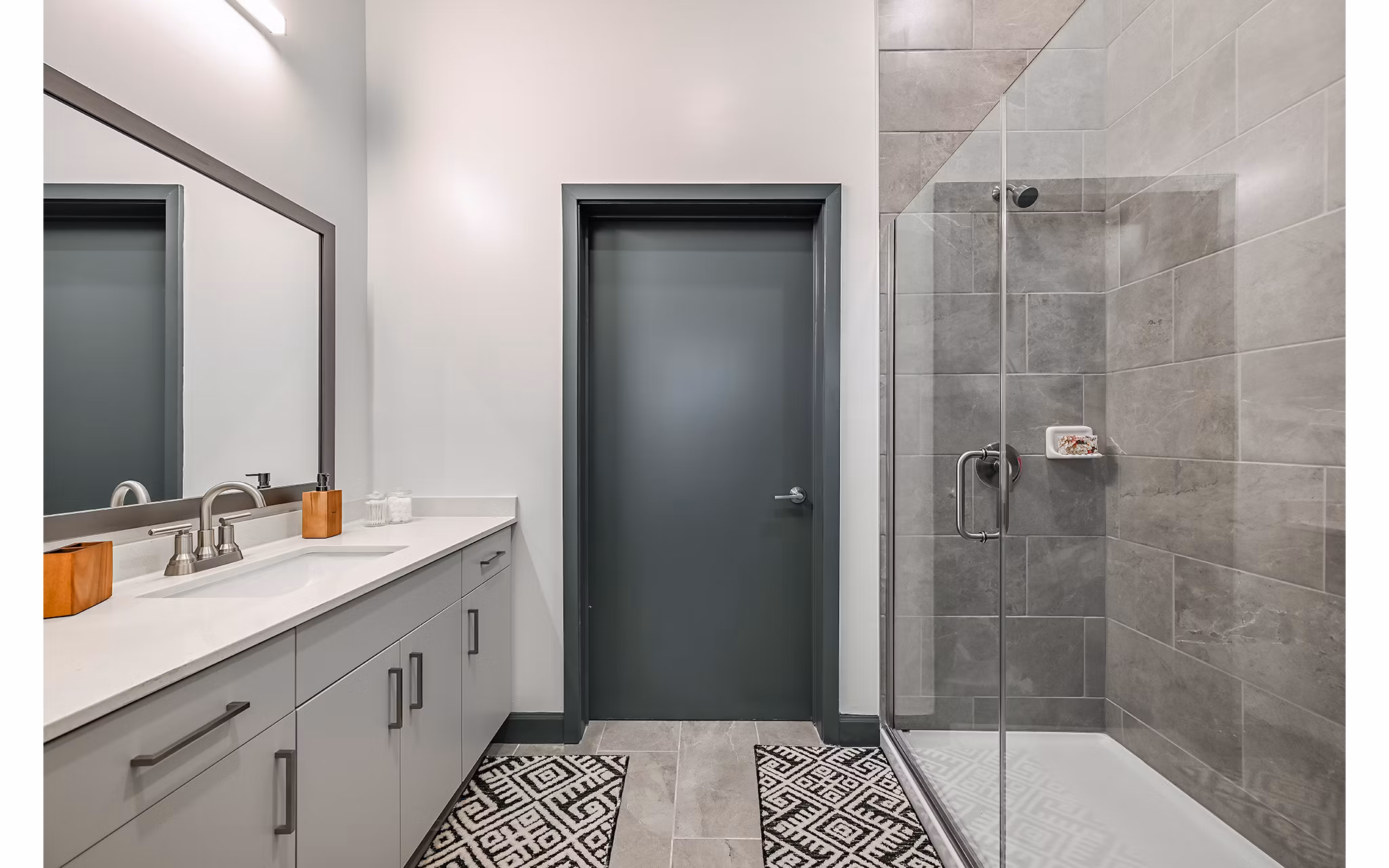 bathroom at Apollo Apartments 