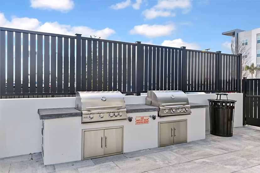 grill area at Apollo Apartments 