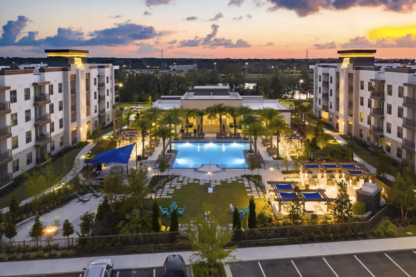 Modern view at SUR Southside Quarter Apartments: Stylish design in luxury Jacksonville community