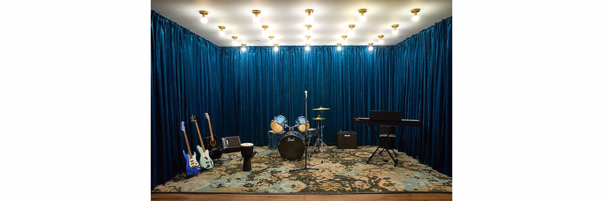 Contemporary clubhouse featuring chic furnishings at The Highline Apartments