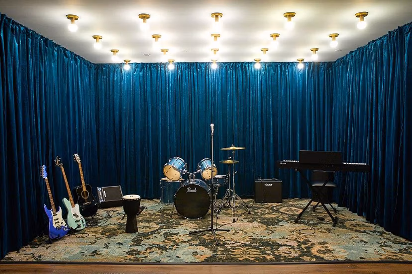 Contemporary clubhouse featuring chic furnishings at The Highline Apartments