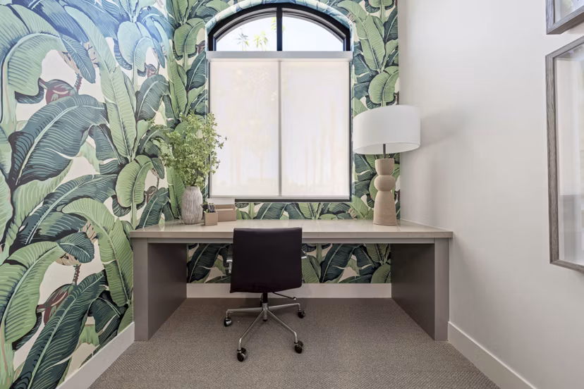 Clubhouse featuring modern dÃ©cor at Solara Vista Apartments, ideal for social gatherings and relaxation