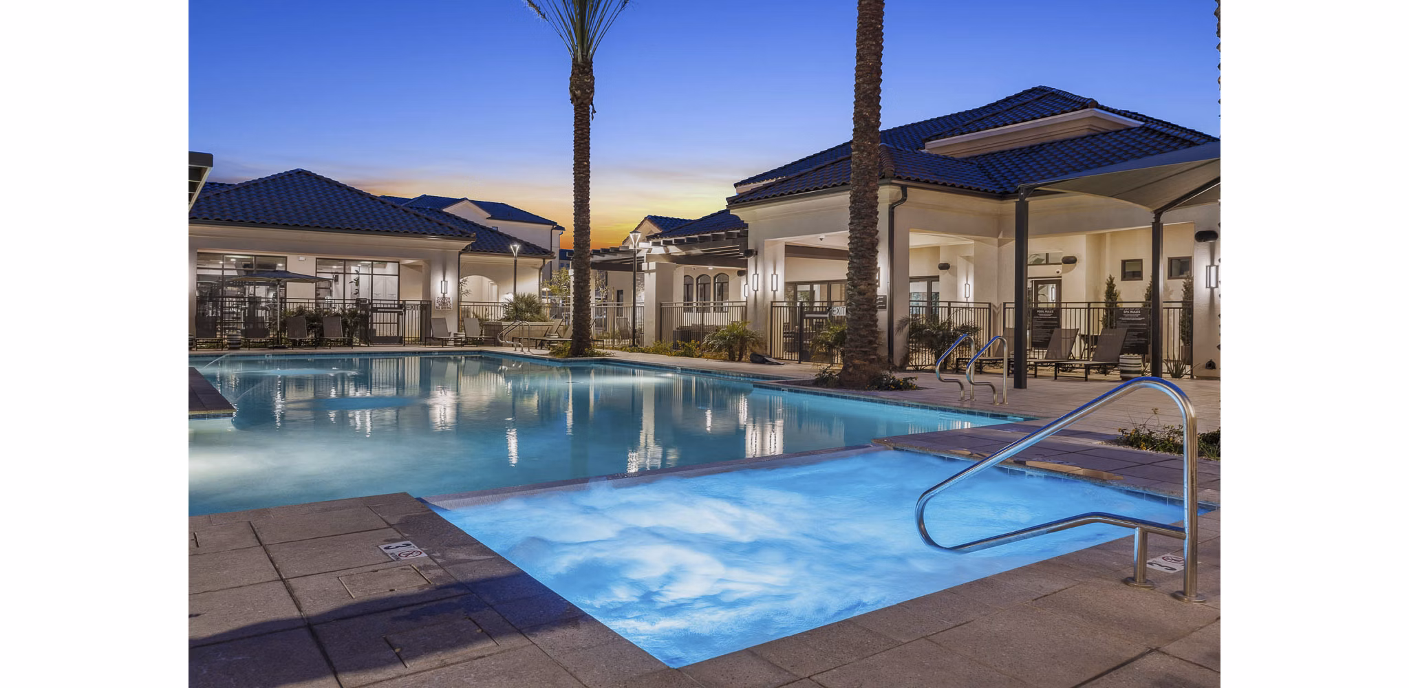 pool at Solara Vista Apartments 