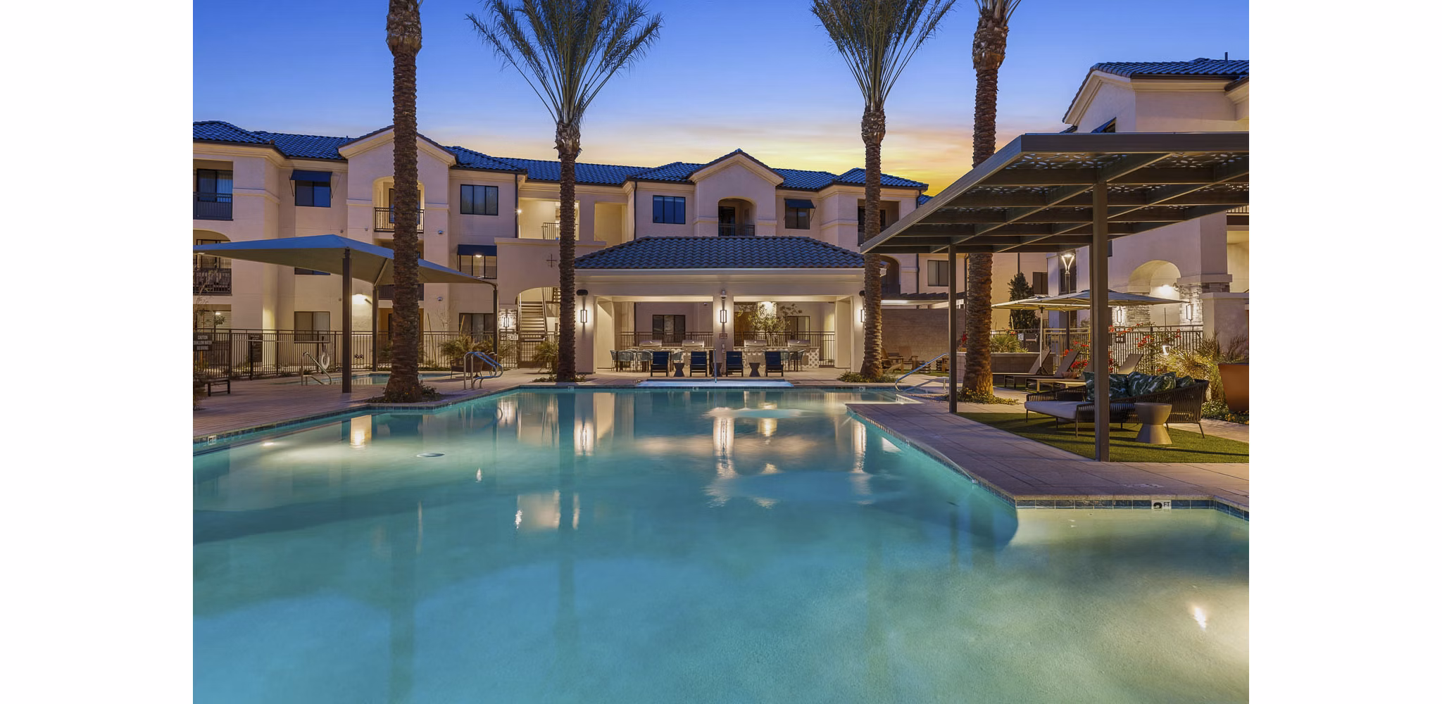 pool at Solara Vista Apartments 