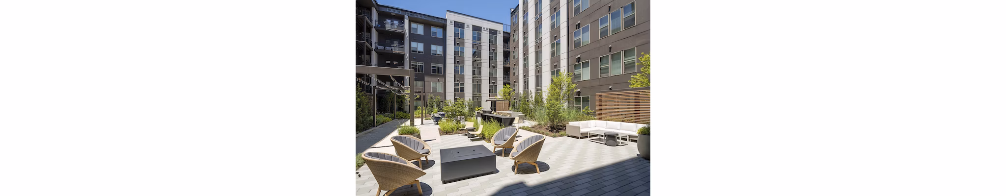 Union Heights Apartments: landscaped courtyard with seating area