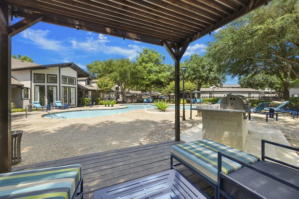 grill area at Bardin Greene Apartments 
