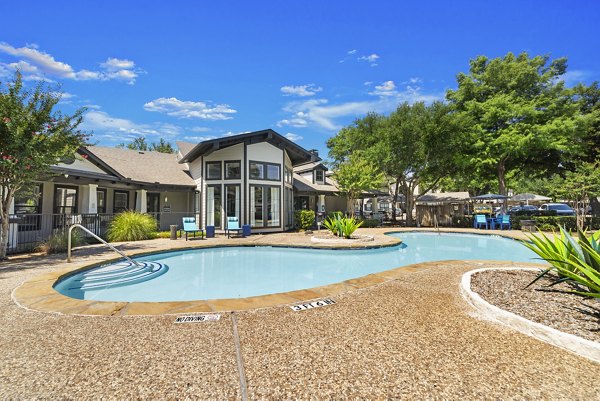 pool at Bardin Greene Apartments 