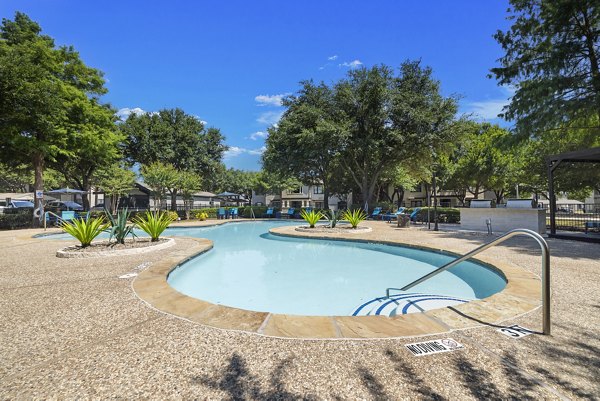 pool at Bardin Greene Apartments 