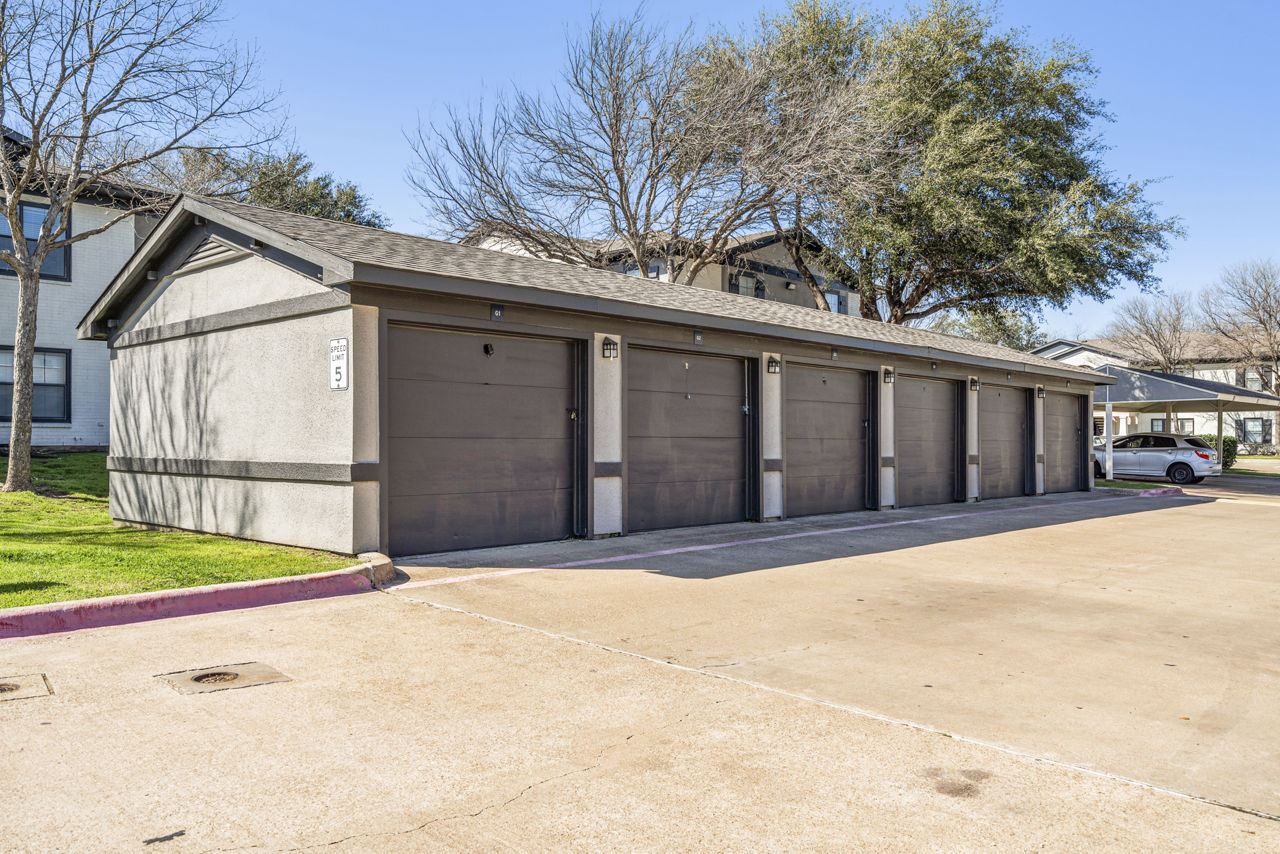 Parking at Bardin Greene