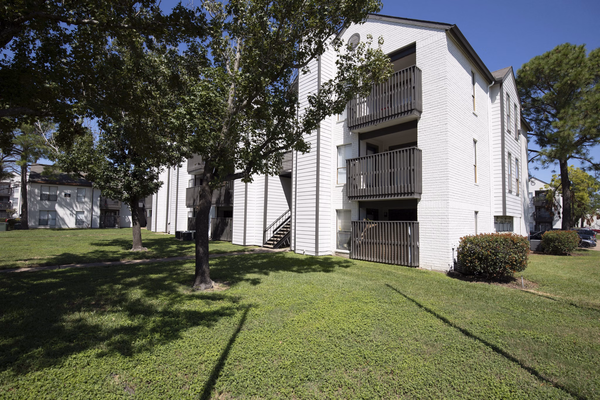 exterior at Circle at Point Park Apartments