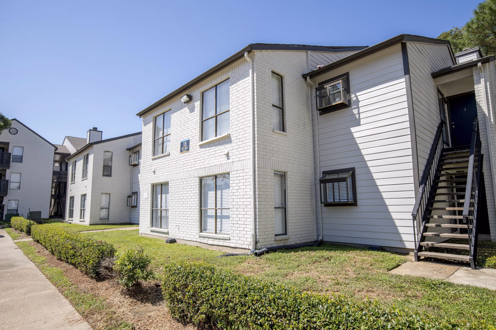 exterior at Circle at Point Park Apartments