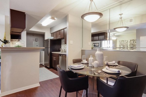 dining room at Circle at Point Park Apartments