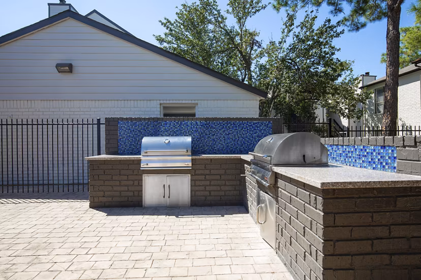 grill area at Circle at Point Park Apartments