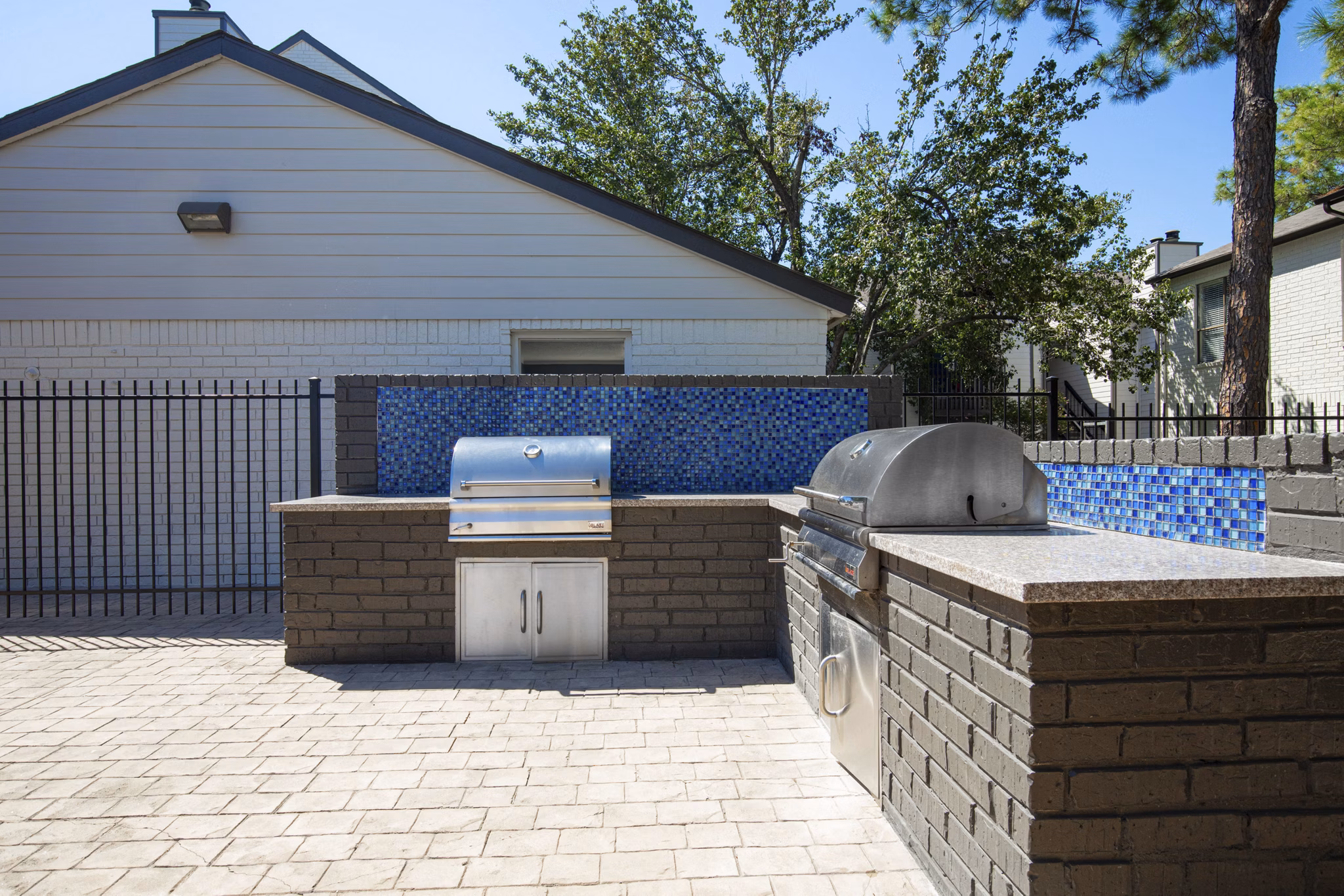 grill area at Circle at Point Park Apartments