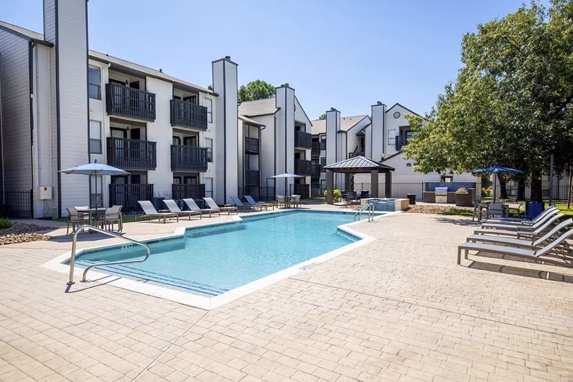pool at Circle at Point Park Apartments