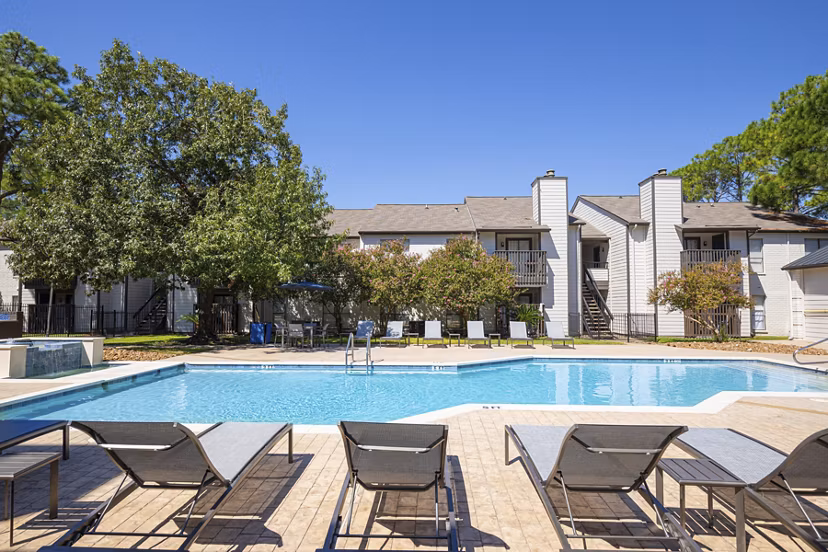 pool at Circle at Point Park Apartments