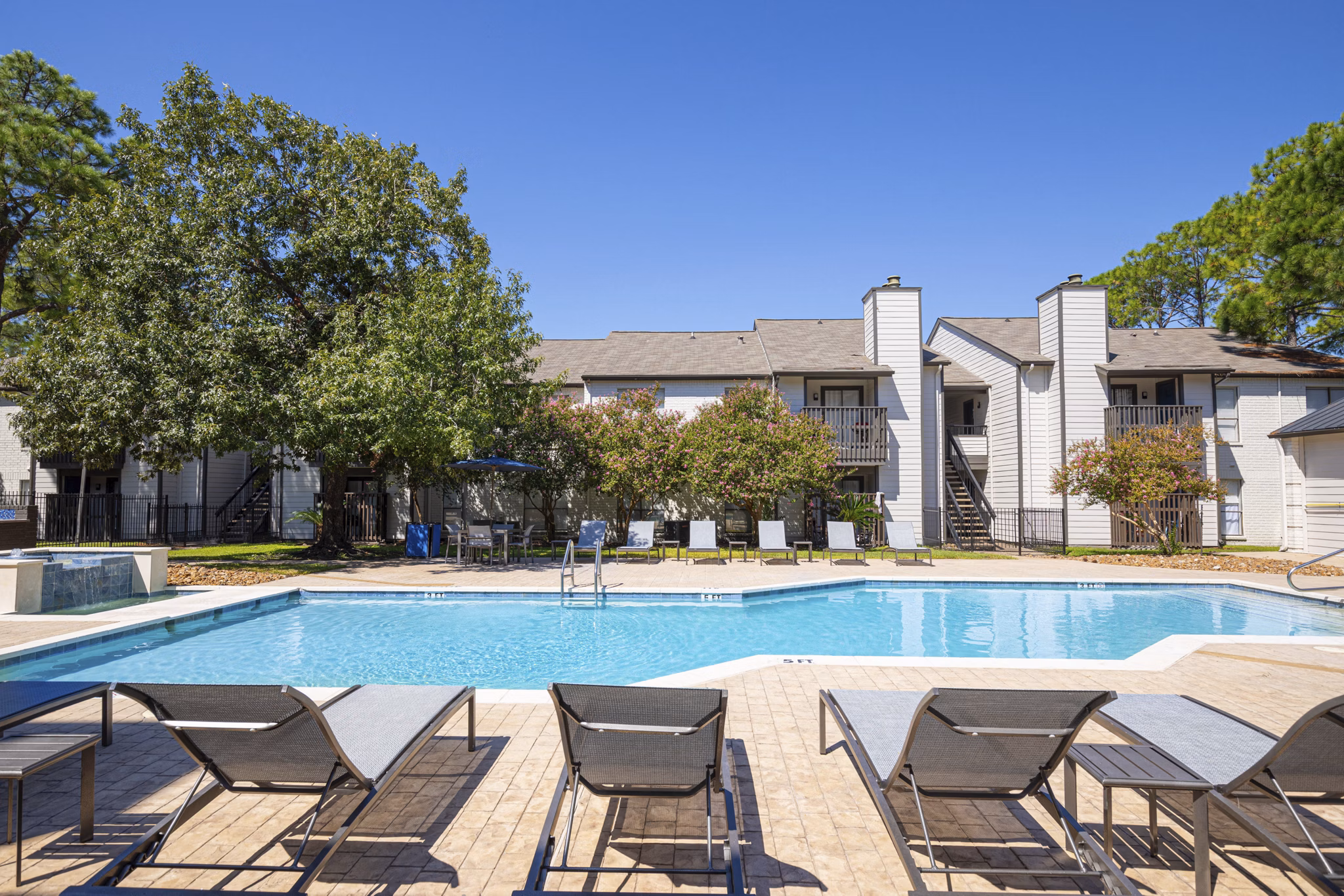 pool at Circle at Point Park Apartments