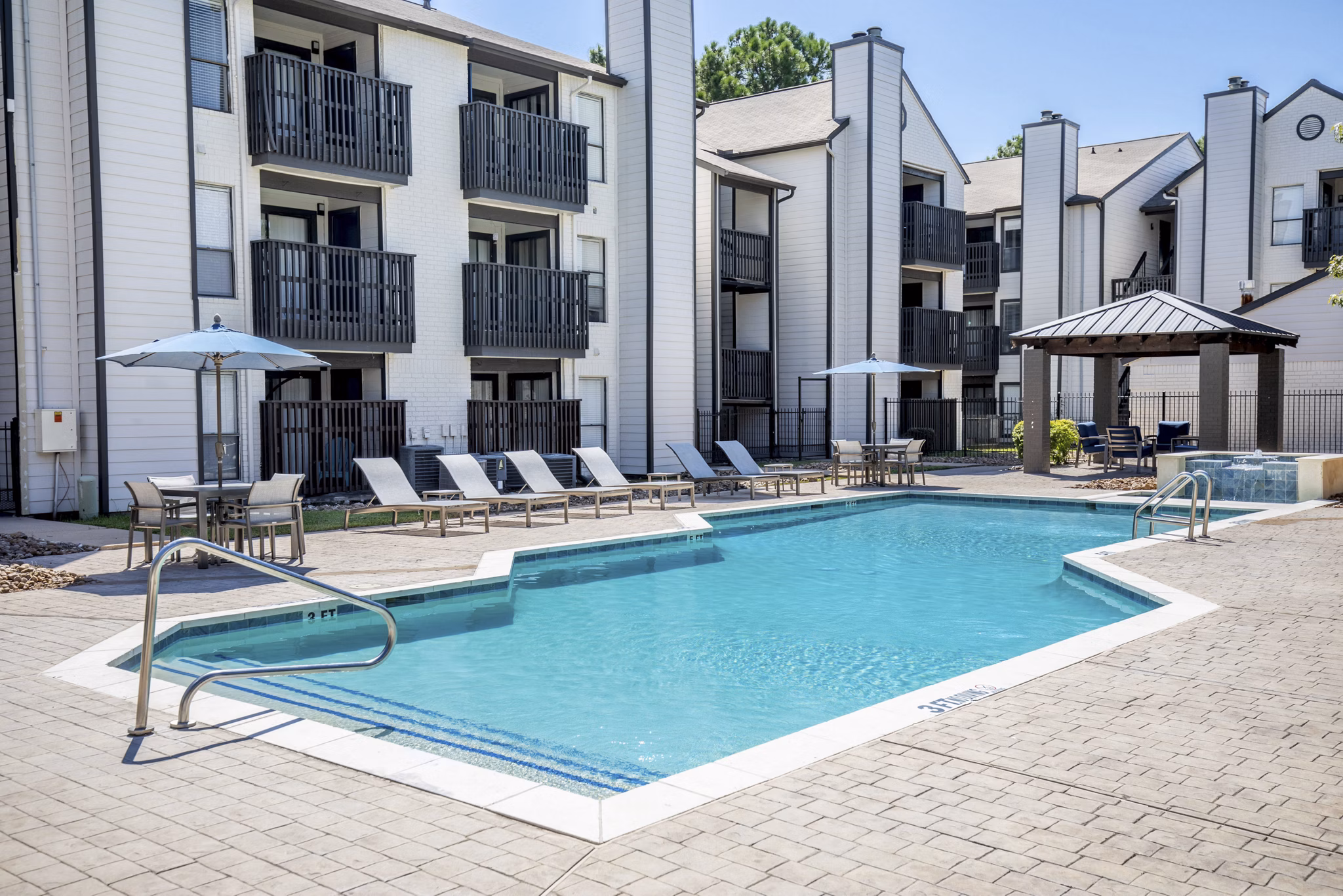 pool at Circle at Point Park Apartments