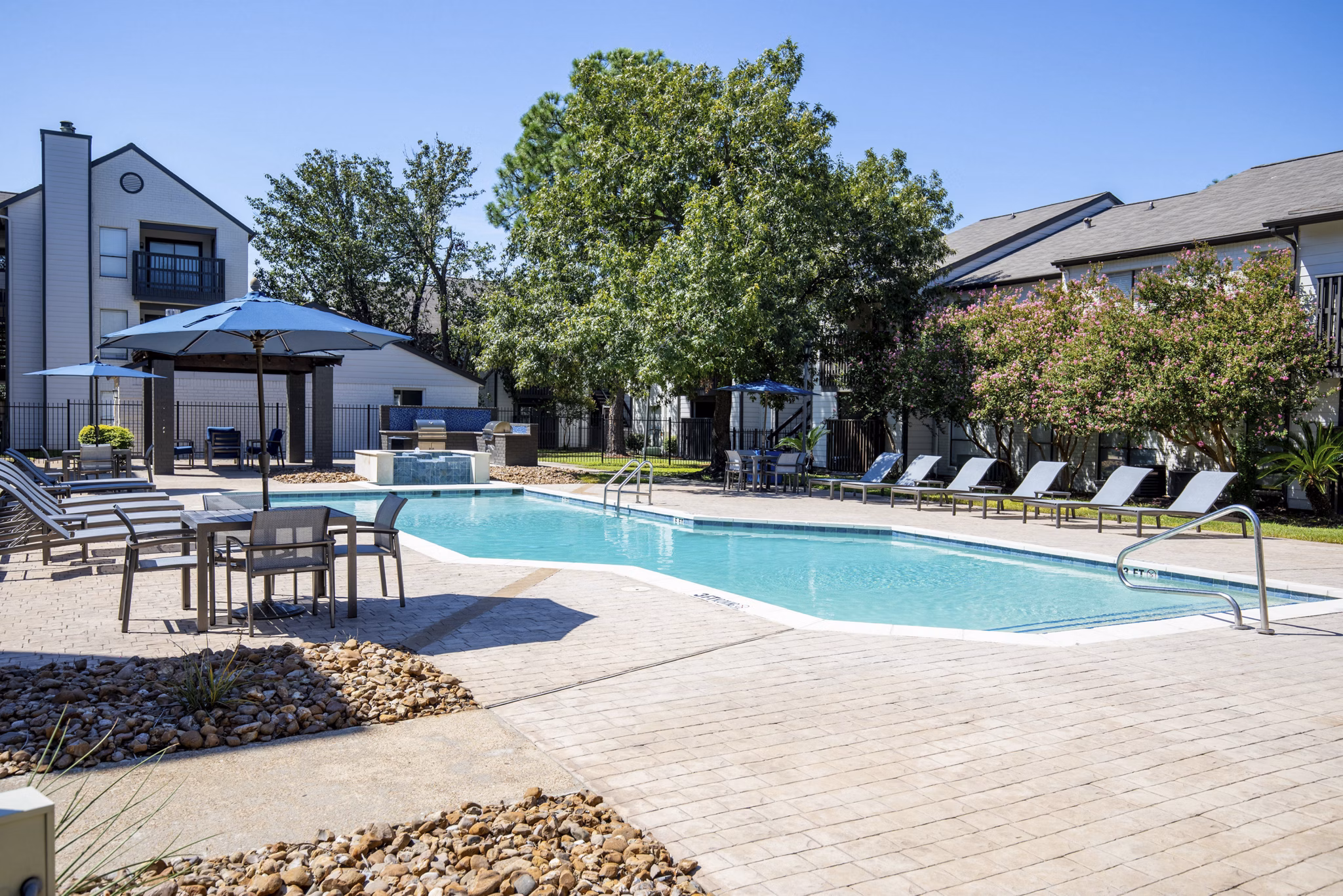 pool at Circle at Point Park Apartments