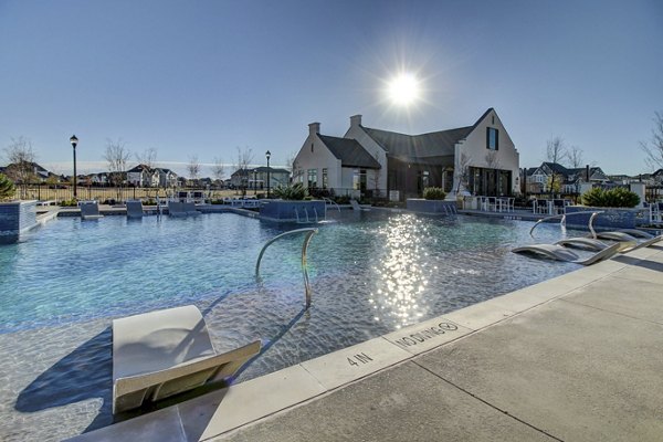 pool at The Maxwell Apartments