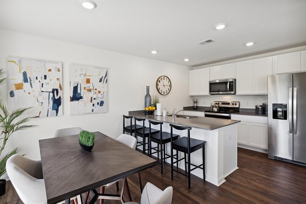 dining area at Martin Square Apartments