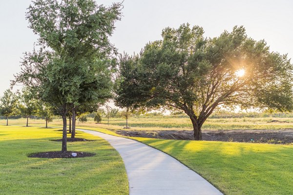 Union House Apartments: Tree-lined neighborhood offering luxury living