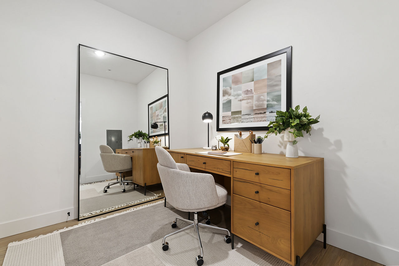 Work space at The Jaxon Luxury Apartments (3 of 3)