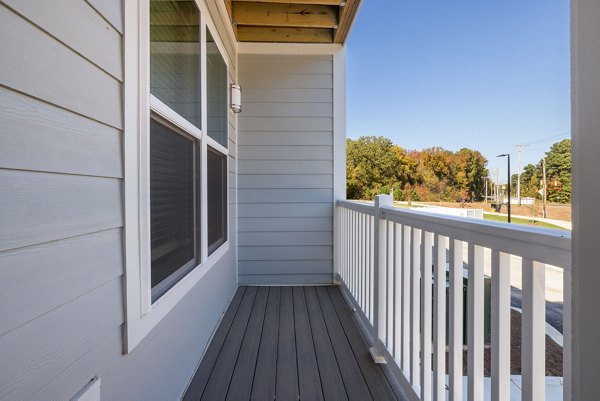 patio/balcony at Alexander Crossing Apartments