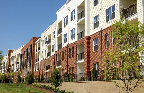 building/exterior at 5115 Park Place Apartments