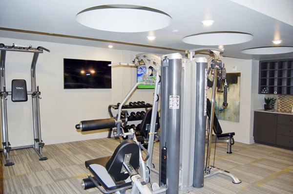 State-of-the-art fitness center with modern equipment at 5115 Park Place Apartments