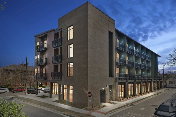 675 N Highland: Luxury apartment building showcasing modern design in upscale Atlanta neighborhood