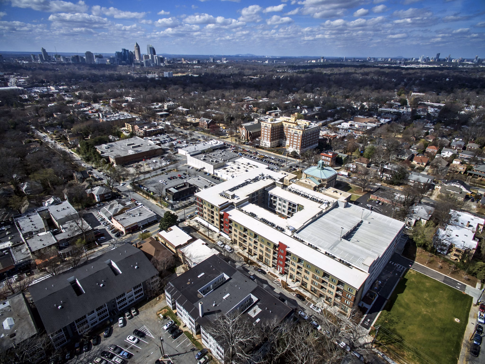Panoramic neighborhood view from 675 N Highland luxury apartments in vibrant city setting