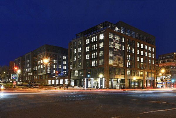 Alta 801 Apartments: Elegant of luxury high-rise apartments in downtown location