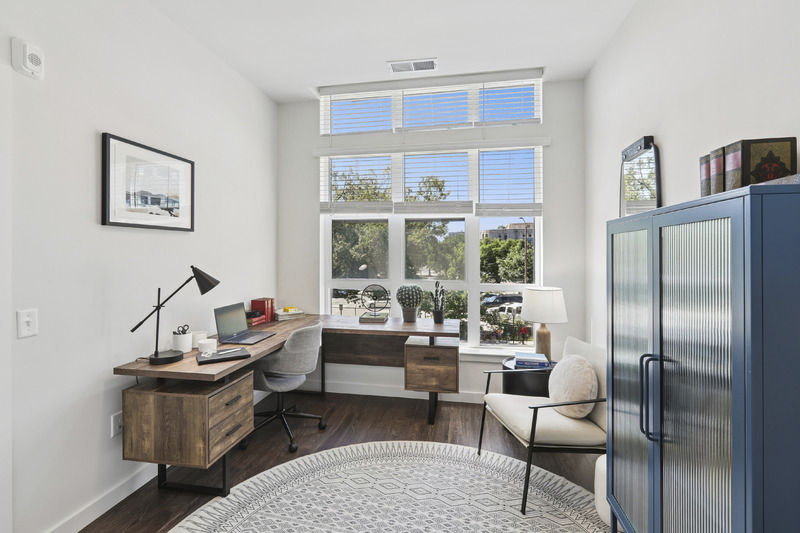 Work space at Alta 801 (2 of 2)