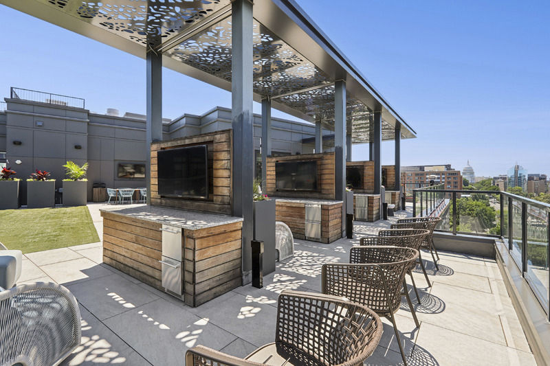 Roof deck at Alta 801 (2 of 2)