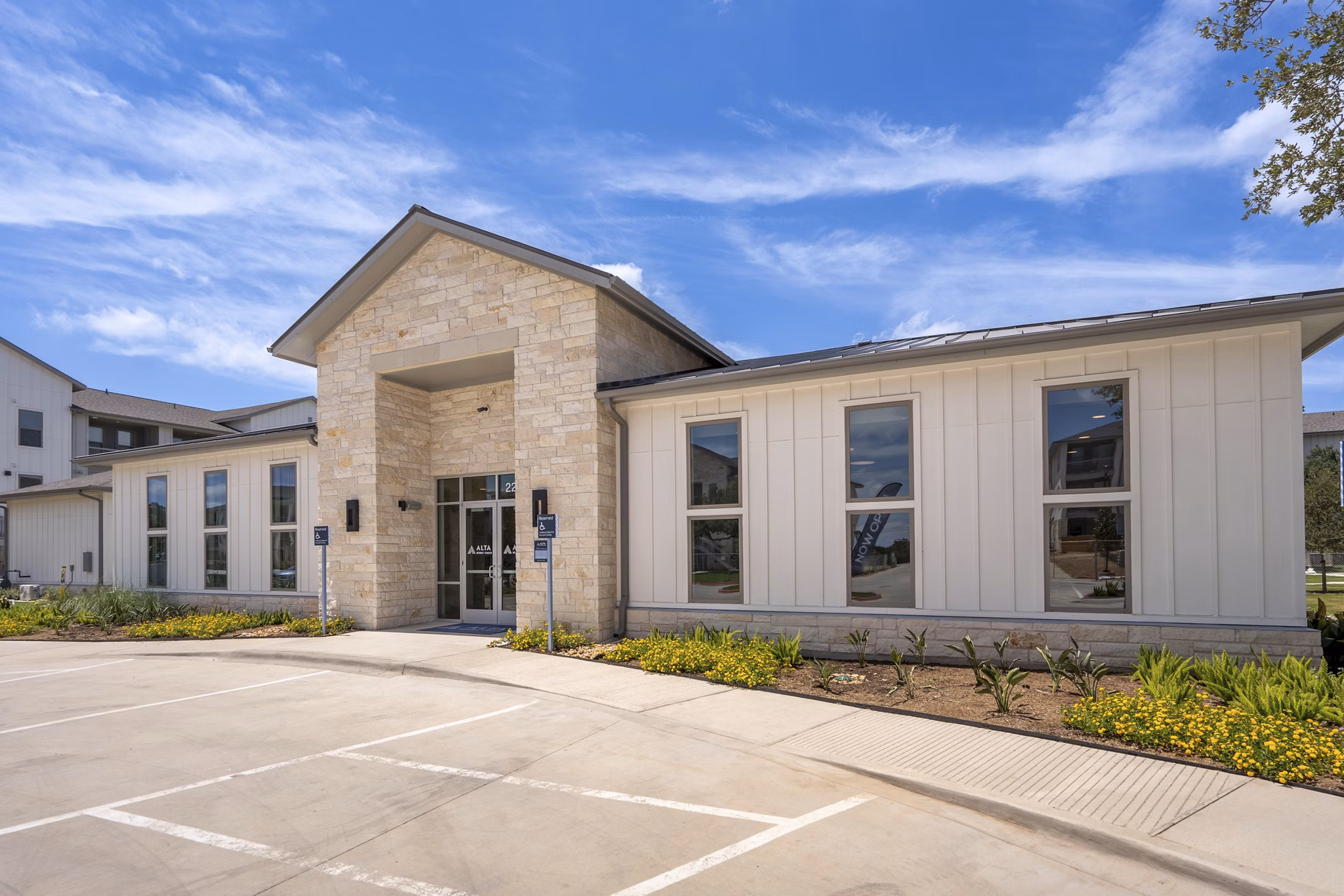 Alta Berry Creek: Elegant of luxury apartments in desirable Berry Creek location